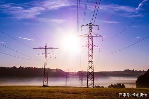  高壓線沒有外絕緣護套，下雨天能防漏電嗎？